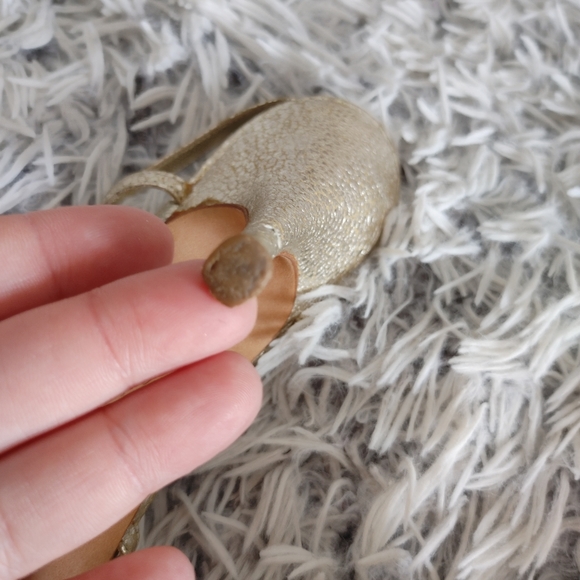 Dolce And Gabanna gold heels - Picture 9 of 9